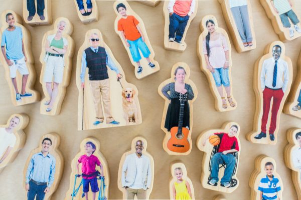 The Happy Architect -Everyone’s Family – Wooden people 26pcs