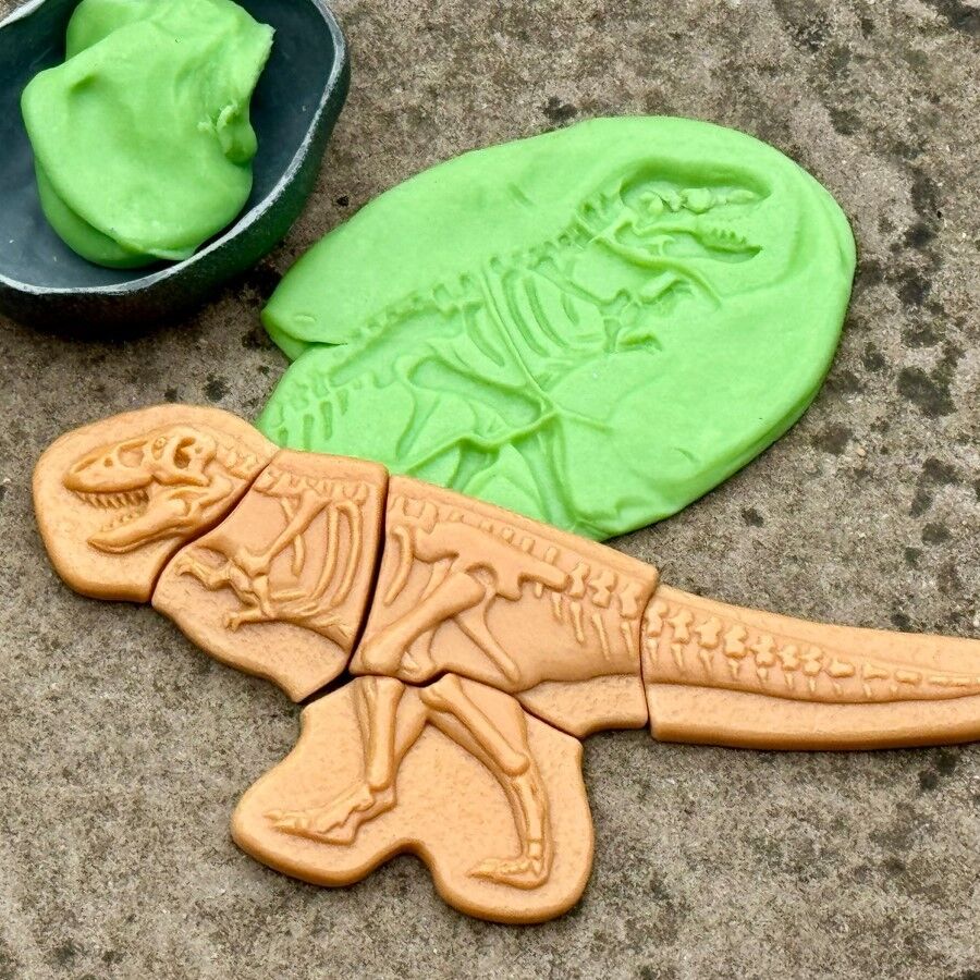 Dig and Discover - Ankylosaurus & Tyrannosaurus Rex  ETA 19/09
