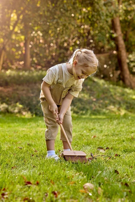 Hape-Yard Broom