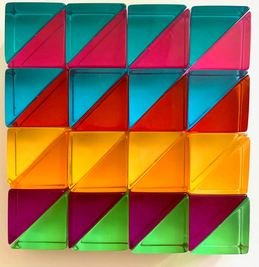 Papoose-Lucite Large Triangles/24pc